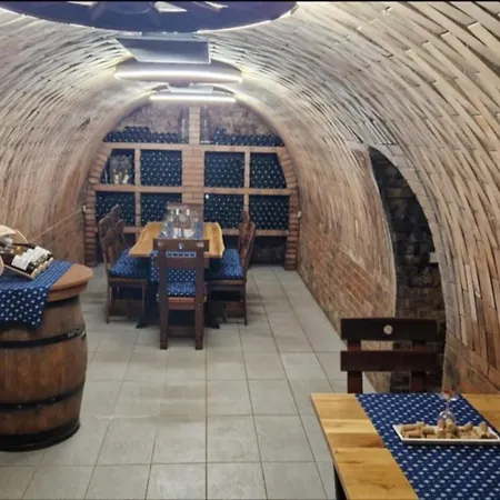 Sklep U Veselych Apartman